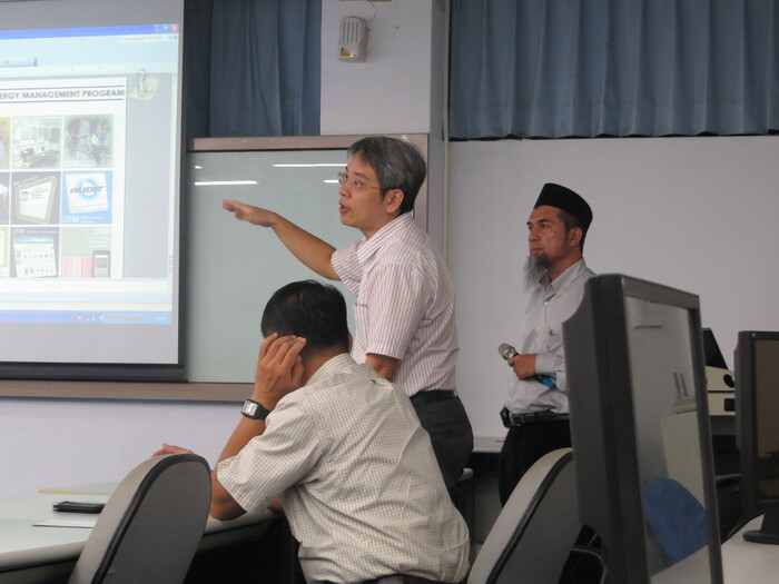 Prof. Yusri from University of Science and Technology of Malaysia visited